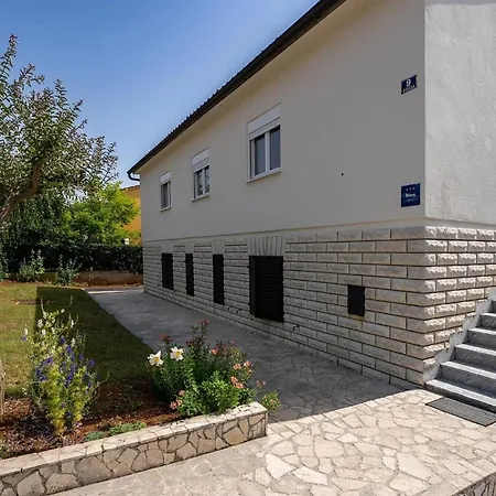 App Laura Ferienhaus *