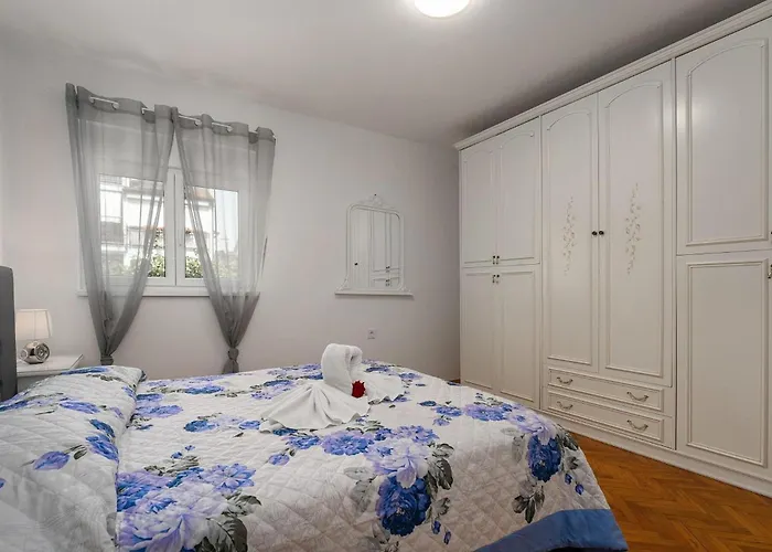 App Laura Ferienhaus Poreč